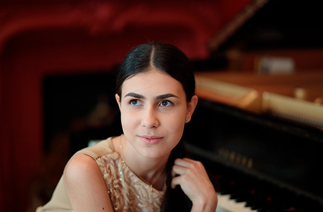 Alexandra-Dovgan-©-Irina-Schymchak-6